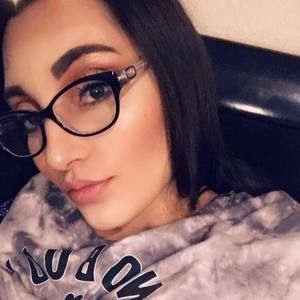 Meet your Posher, Itzel